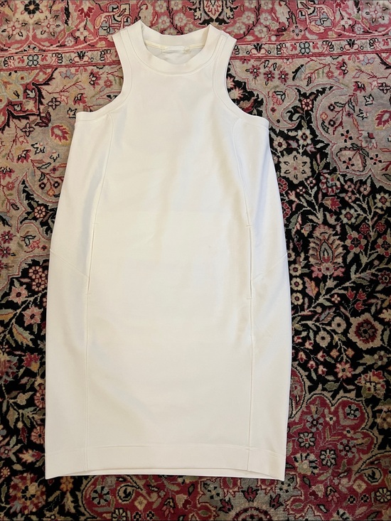 lululemon athletica Dresses & Skirts - Lululemon Back in Action softsteme dress size 2 Lemon Ice